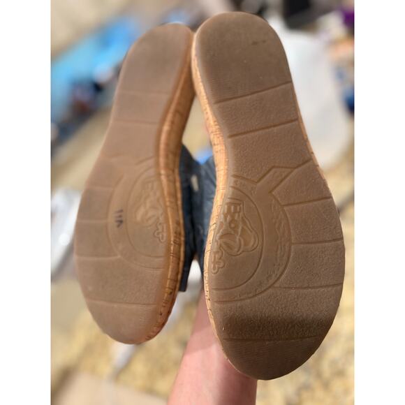 BORN "AS IS" Women's Fishlake Embossed Leather Slide Sandal Blue Size 9 - Picture 7 of 7